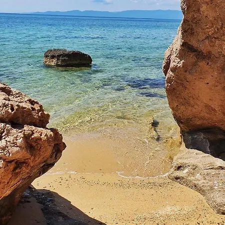 Kaza Oasis Ferienhaus Ofrínion