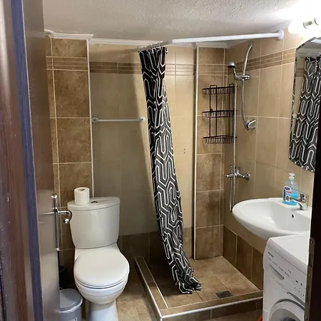 Kaza Oasis بيت للعطل Ofrínion